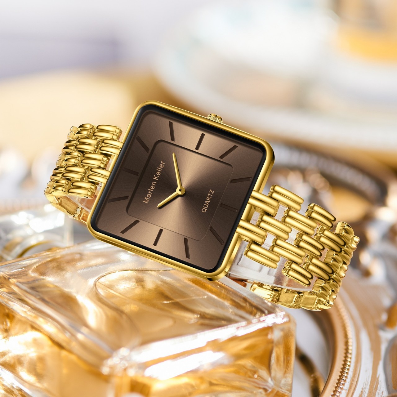 ساعة سوار نسائية ذهبية مربعة م - مراجعة Luxury Watch Top 10 وسعره